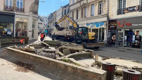 Le Mans : la place de la Sirène est en cours de démolition